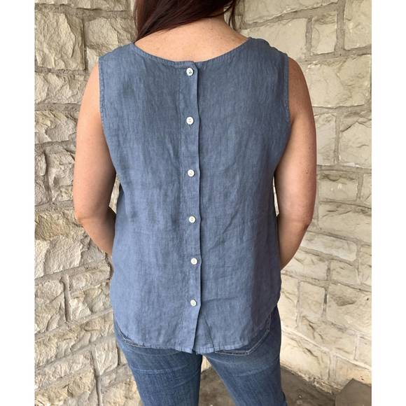 NEW LOOK MODE USA linen button-up back tank in blue jean - Picture 3 of 3